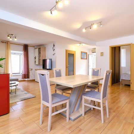 Apartments Antonella Veli Losinj Ngoại thất bức ảnh