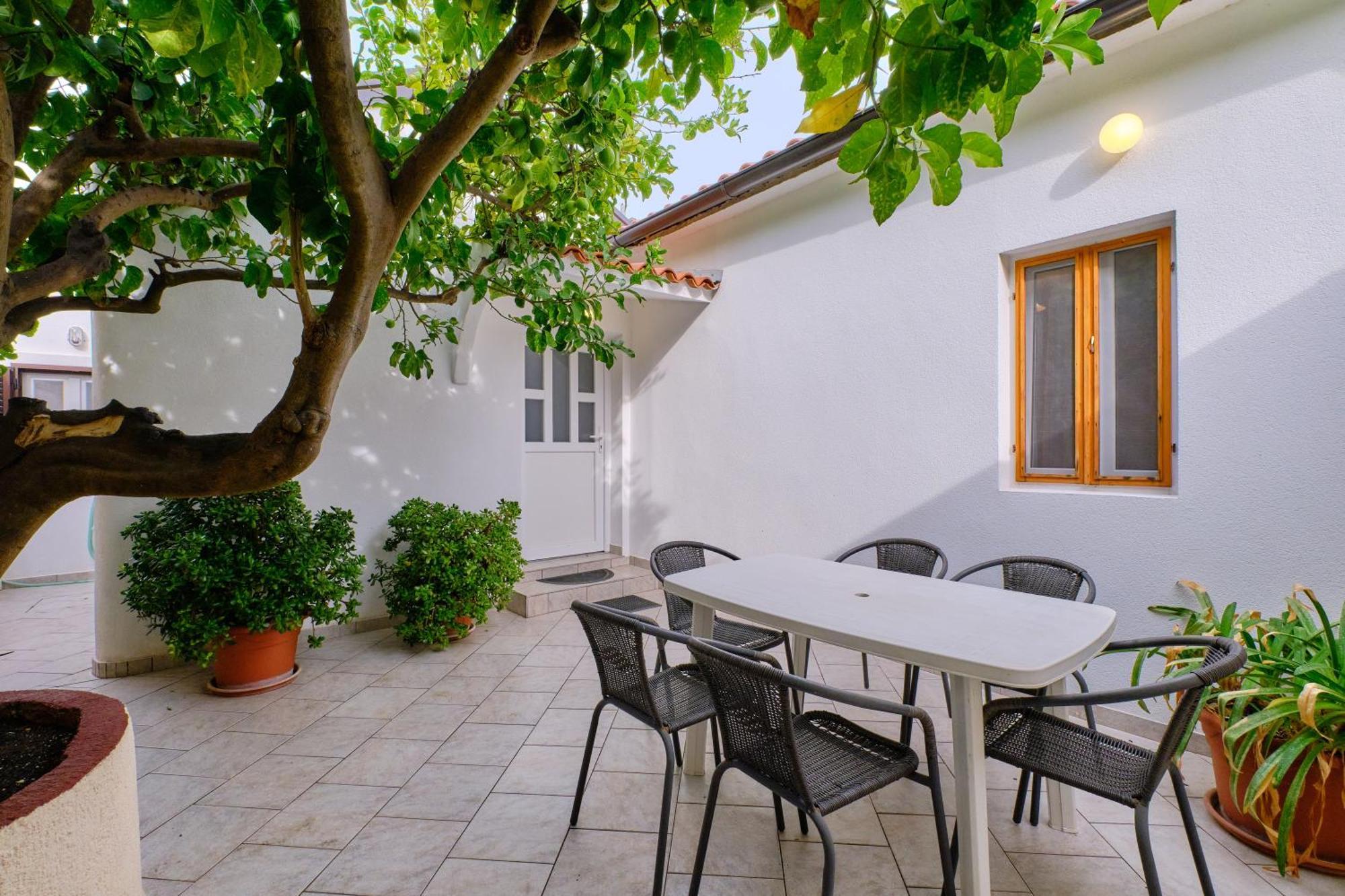Apartments Antonella Veli Losinj Ngoại thất bức ảnh