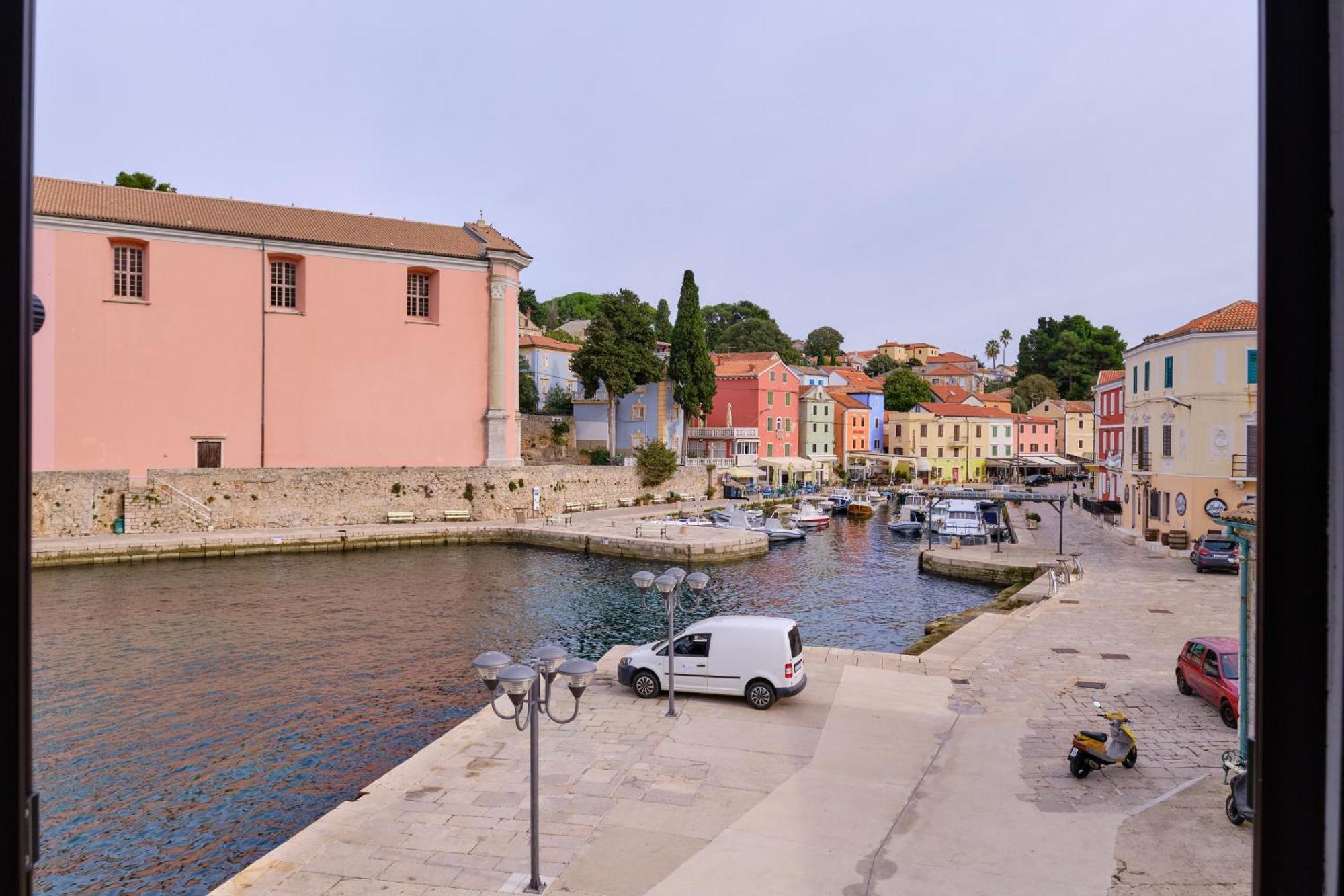 Apartments Antonella Veli Losinj Ngoại thất bức ảnh