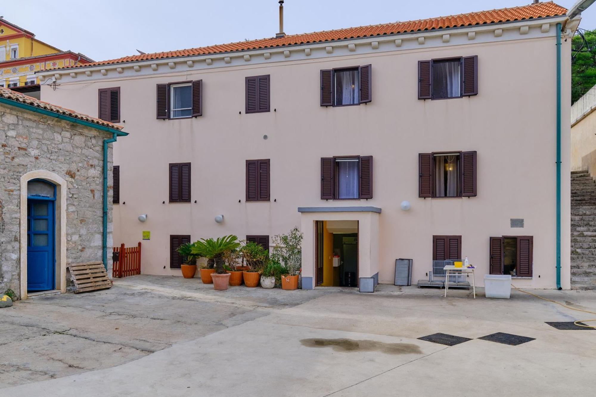 Apartments Antonella Veli Losinj Ngoại thất bức ảnh