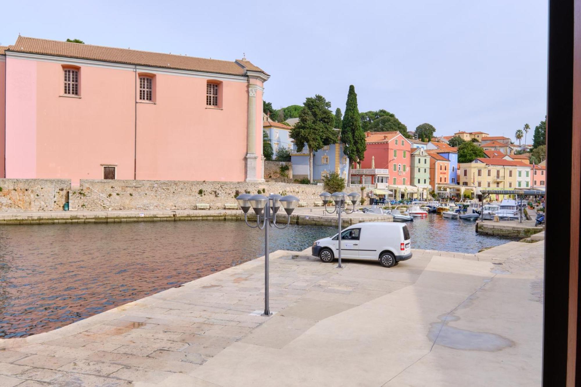 Apartments Antonella Veli Losinj Ngoại thất bức ảnh