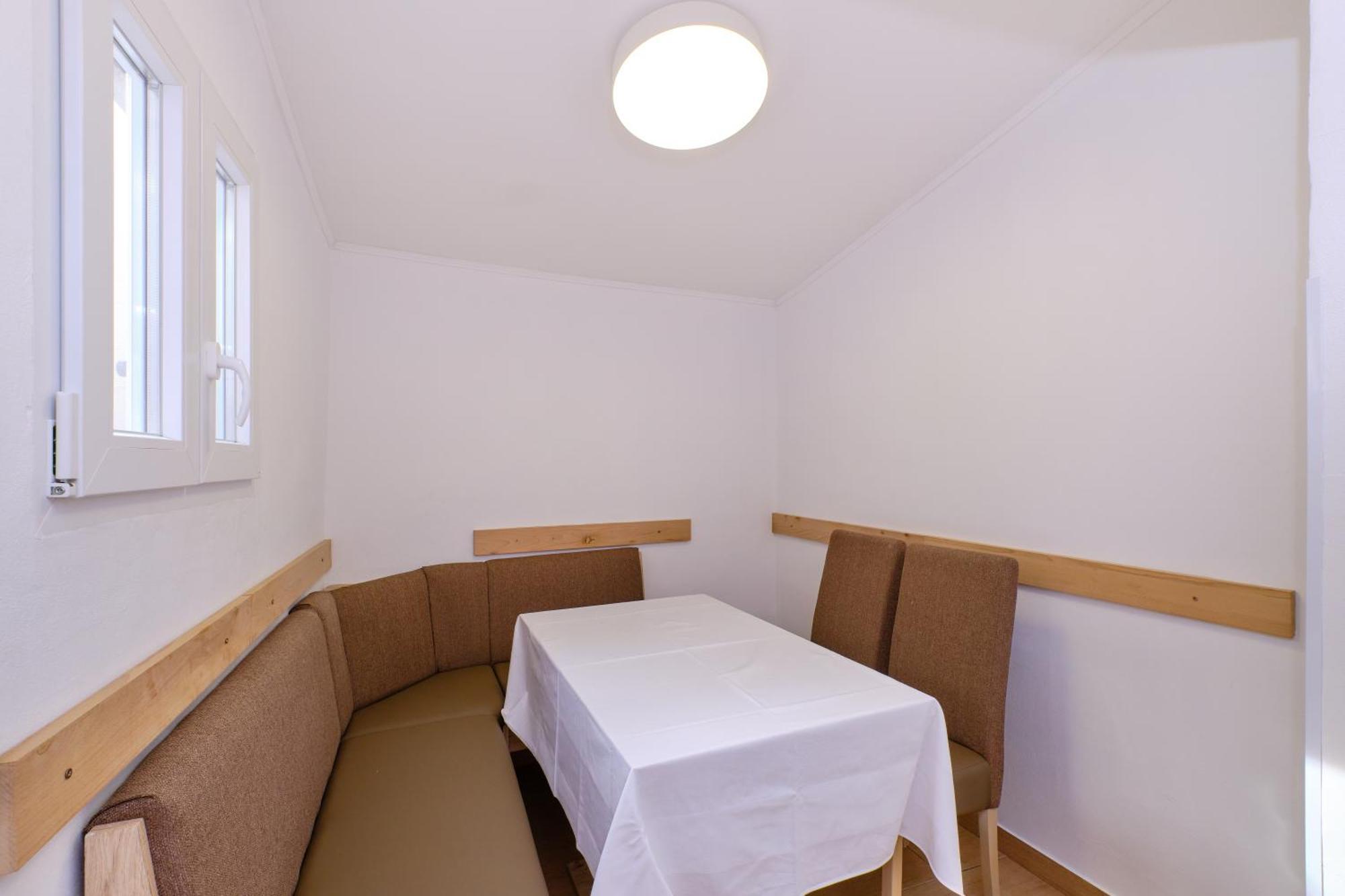 Apartments Antonella Veli Losinj Ngoại thất bức ảnh